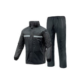 Completo antipioggia SEPIOVE, giacca e pantaloni impermeabili. Design elegante in nero. Di TUCANO URBANO.